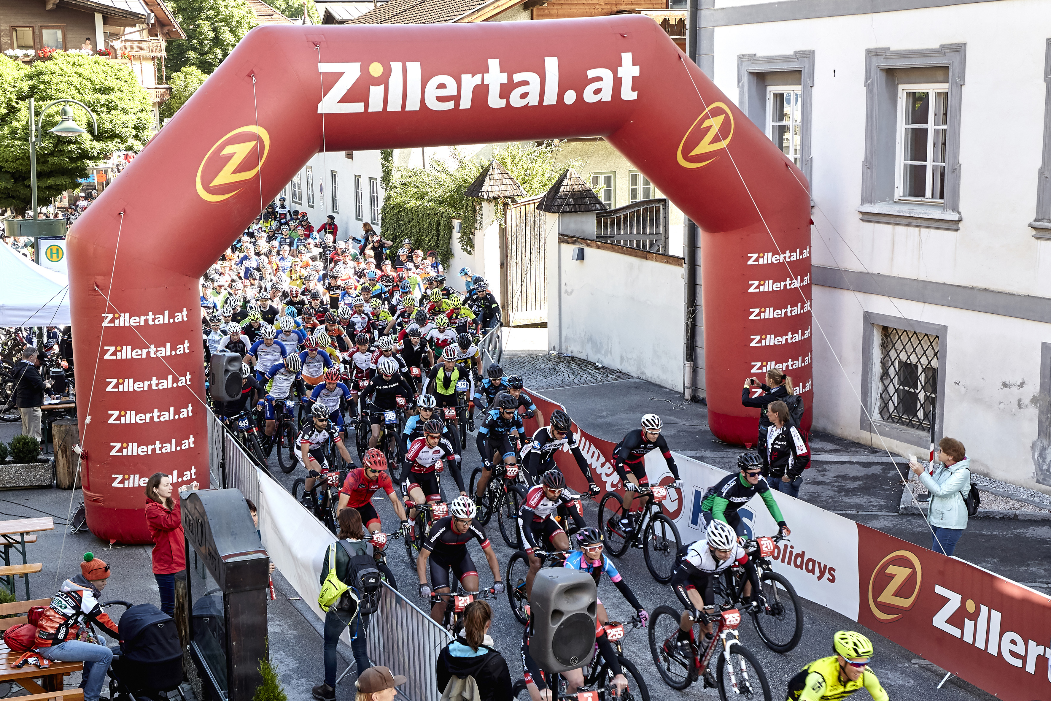 Triathlove-Triathlon-Blog-Zillertal-Bike-Challenge-Start-Mountainbike-Rennen-Herausforderung.jpg
